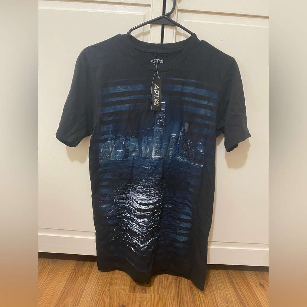 APT. 9 Men’s Skyline Tee